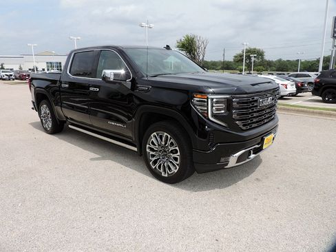 Certified 2026 GMC Sierra 1500 Denali Ultimate AWD/4WD image 3