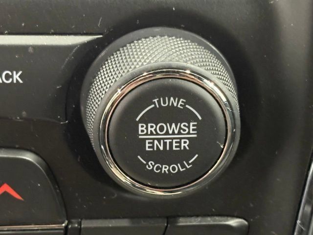 Used 2015 Jeep Grand Cherokee Limited AWD/4WD image 35