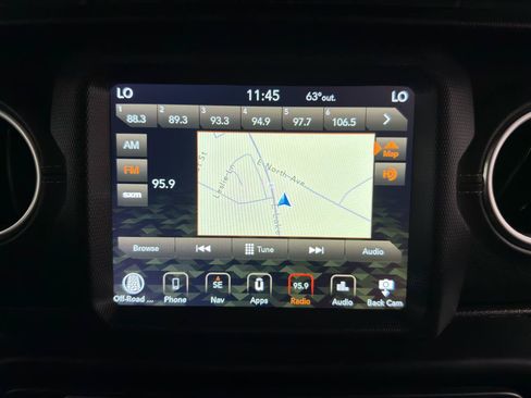 Used 2019 Jeep Wrangler Unlimited Sahara w/ Uconnect 4C Nav & Sound Group AWD/4WD image 21