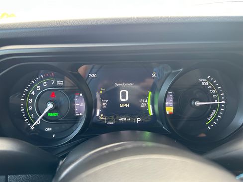Used 2024 Jeep Wrangler Unlimited Rubicon 4xe w/ Technology Group AWD/4WD image 19