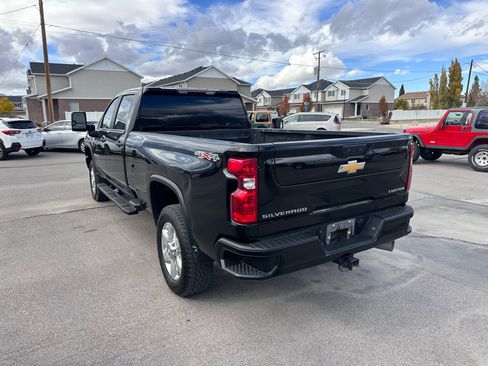 Used 2022 Chevrolet Silverado 2500 Custom w/ Custom Value Package image 5
