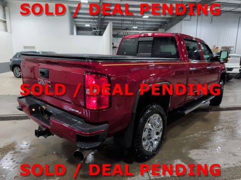 Used 2019 GMC Sierra 2500 Denali w/ Duramax Plus Package AWD/4WD image 3