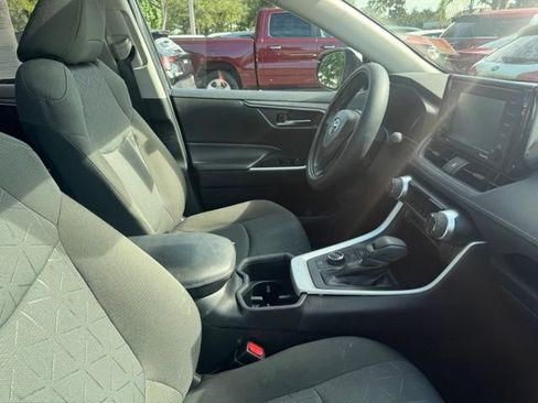 Used 2022 Toyota RAV4 XLE w/ Convenience Package AWD/4WD image 10