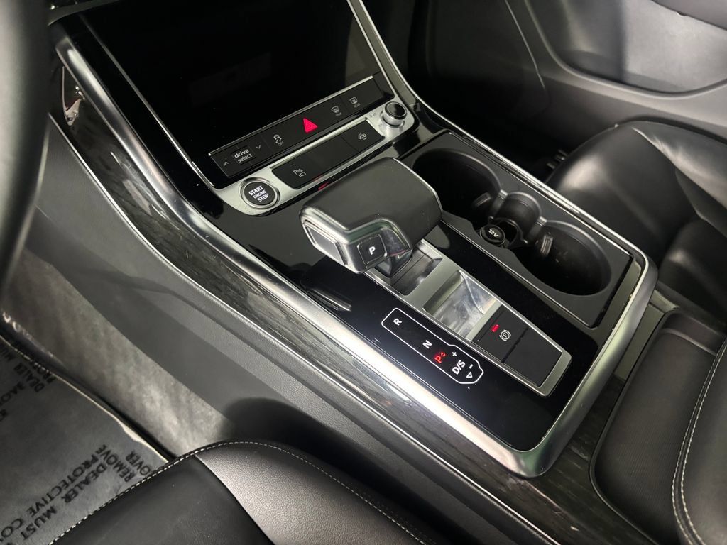 Used 2022 Audi Q8 Premium AWD/4WD image 26