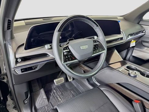 New 2026 Cadillac Vistiq Sport w/ LPO, Floor Liner Package image 9