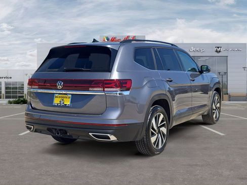Used 2025 Volkswagen Atlas SE image 5