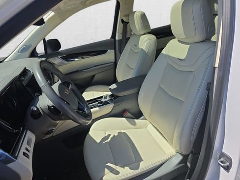 Used 2023 Cadillac XT6 Premium Luxury AWD/4WD image 17