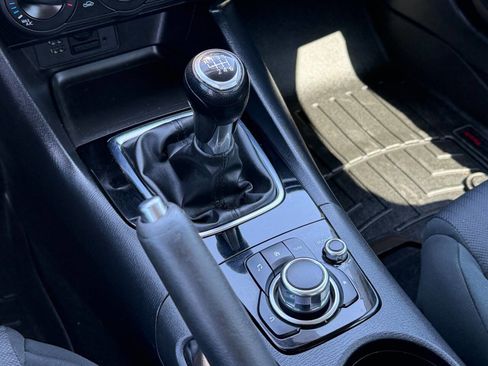 Used 2015 MAZDA MAZDA3 i Sport image 28