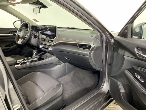 Used 2023 Nissan Altima 2.5 SV w/ SV Premium Package FWD image 25