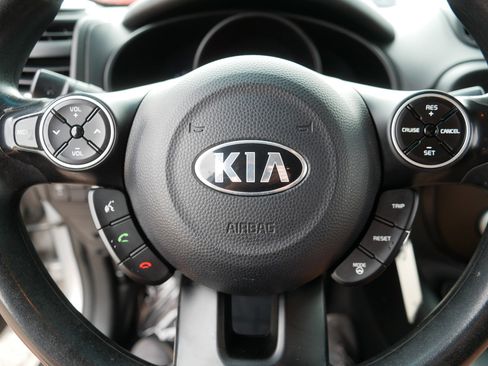 Used 2014 Kia Soul FWD image 24