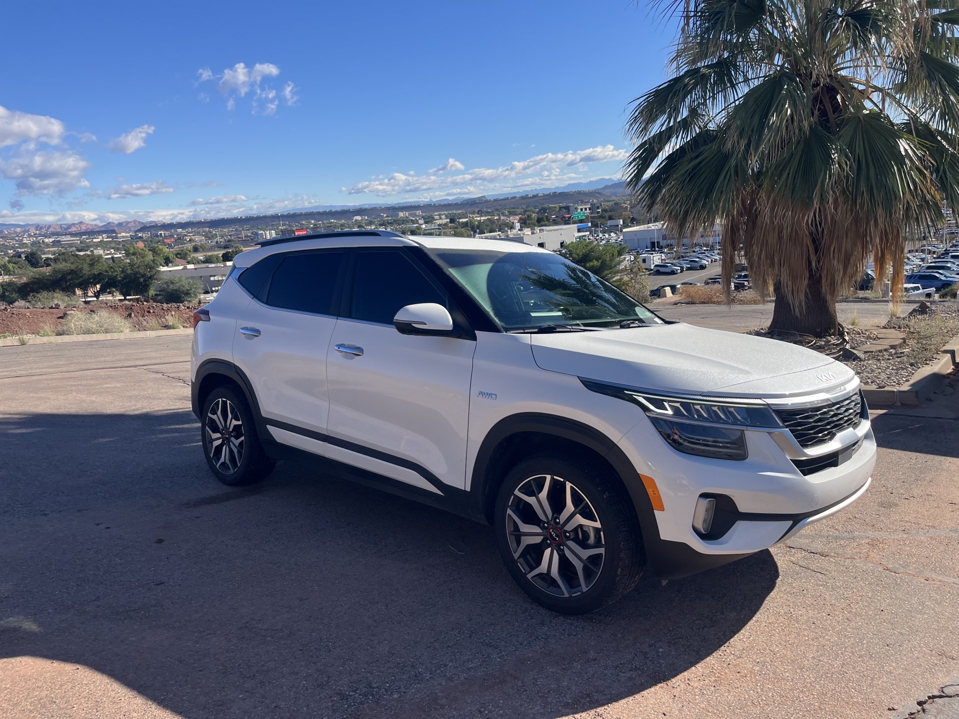 Used 2022 Kia Seltos SX w/ Sunroof Package AWD/4WD image 5
