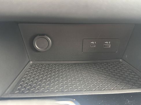 Used 2025 Nissan Pathfinder SV AWD/4WD image 11