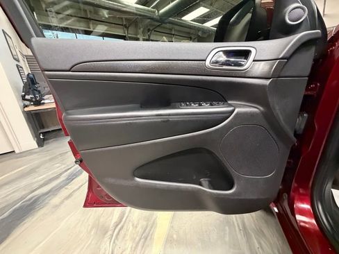 Used 2018 Jeep Grand Cherokee Altitude image 52