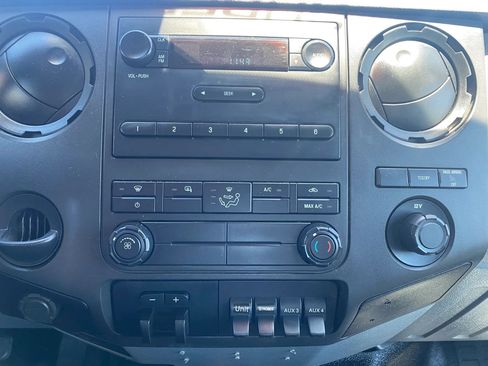 Used 2014 Ford F550 4x4 SuperCab Super Duty image 16