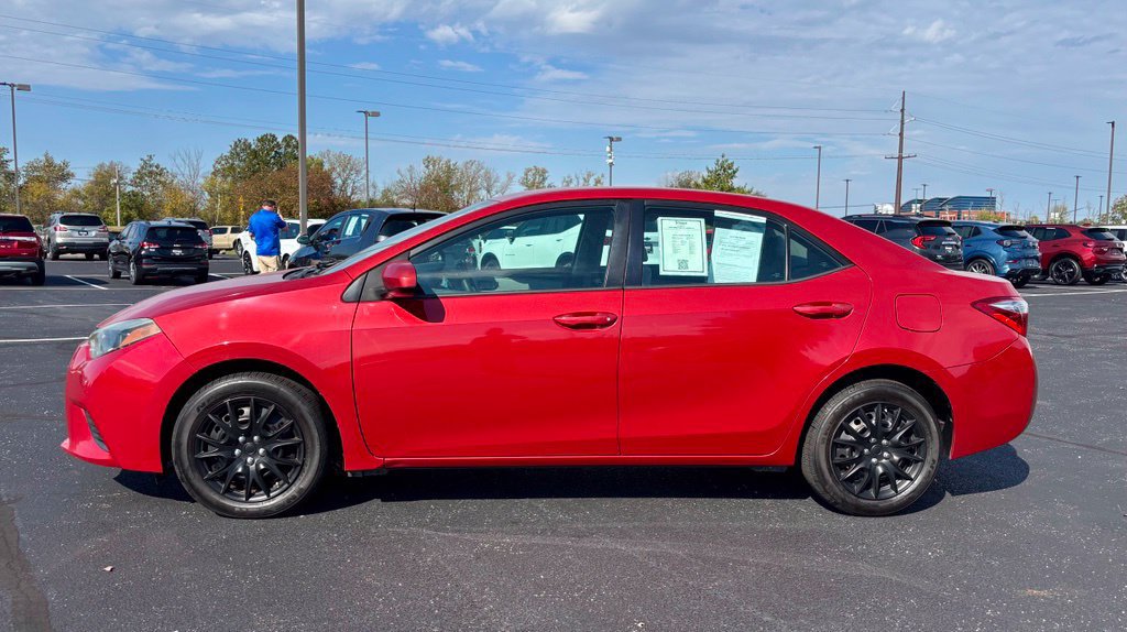 Used 2014 Toyota Corolla LE FWD image 3