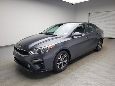 Used 2019 Kia Forte LXS FWD image 2