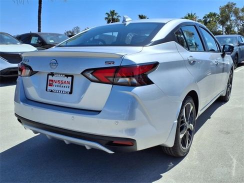 New 2025 Nissan Versa SR w/ Trunk Package image 8