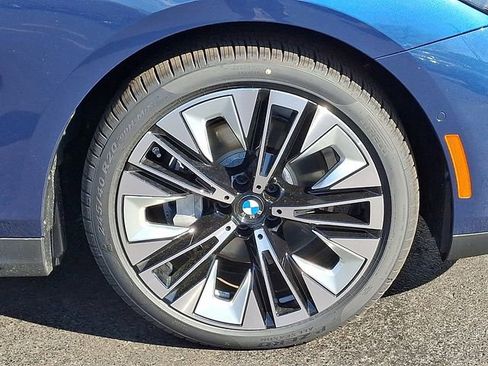 New 2026 BMW 540i xDrive w/ Premium Package AWD/4WD image 8