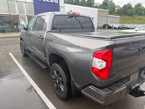 Used 2021 Toyota Tundra Limited w/ Limited Premium Package AWD/4WD image 6