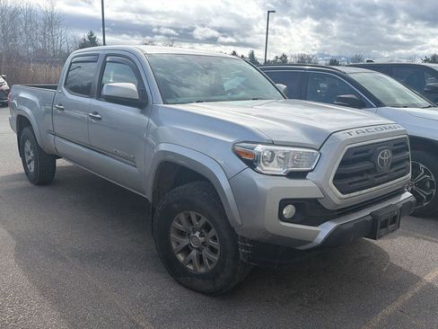 Used 2019 Toyota Tacoma SR5 image 3