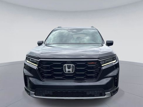 Certified 2023 Honda Pilot TrailSport image 9
