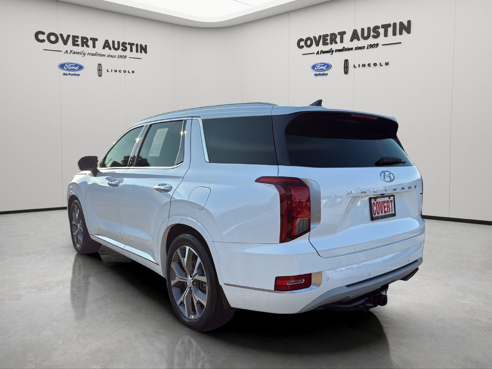 Used 2022 Hyundai Palisade Limited w/ Winter Package AWD/4WD image 3