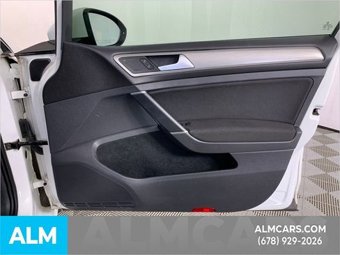 Used 2016 Volkswagen Golf S image 38