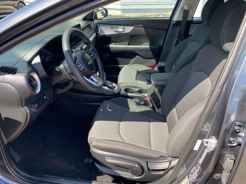 Certified 2023 Kia Forte LXS FWD image 10