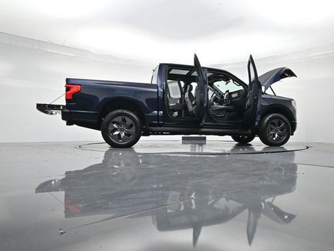 Used 2024 Ford F150 Lightning Lariat image 46