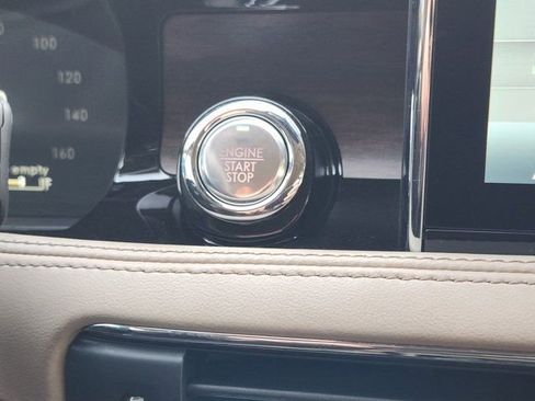 Used 2022 Lincoln Corsair Reserve w/ Equipment Group 201A image 8