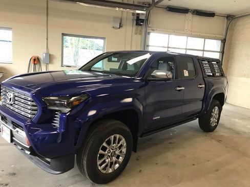 Certified 2025 Toyota Tacoma Limited AWD/4WD image 2