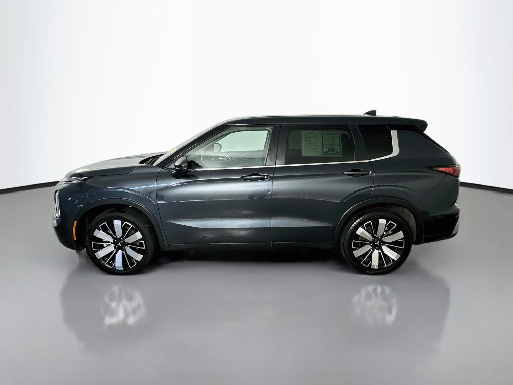 Used 2025 Mitsubishi Outlander SE AWD/4WD image 4