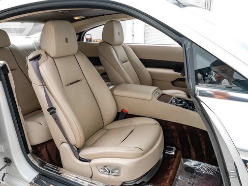 Used 2016 Rolls-Royce Wraith RWD image 25