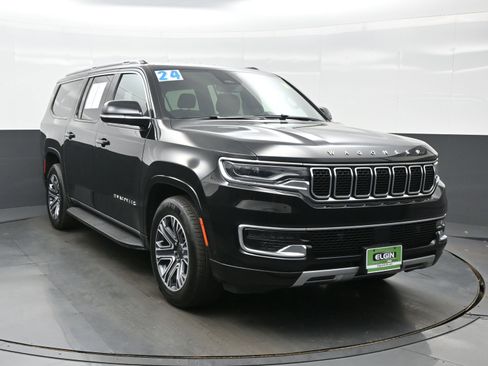 Used 2024 Jeep Wagoneer L Series II w/ Flexible Seating Group AWD/4WD image 8