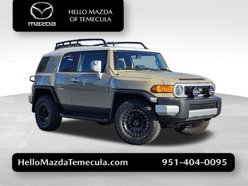 Used 2014 Toyota FJ Cruiser 4WD w/ Upgrade Package image 1