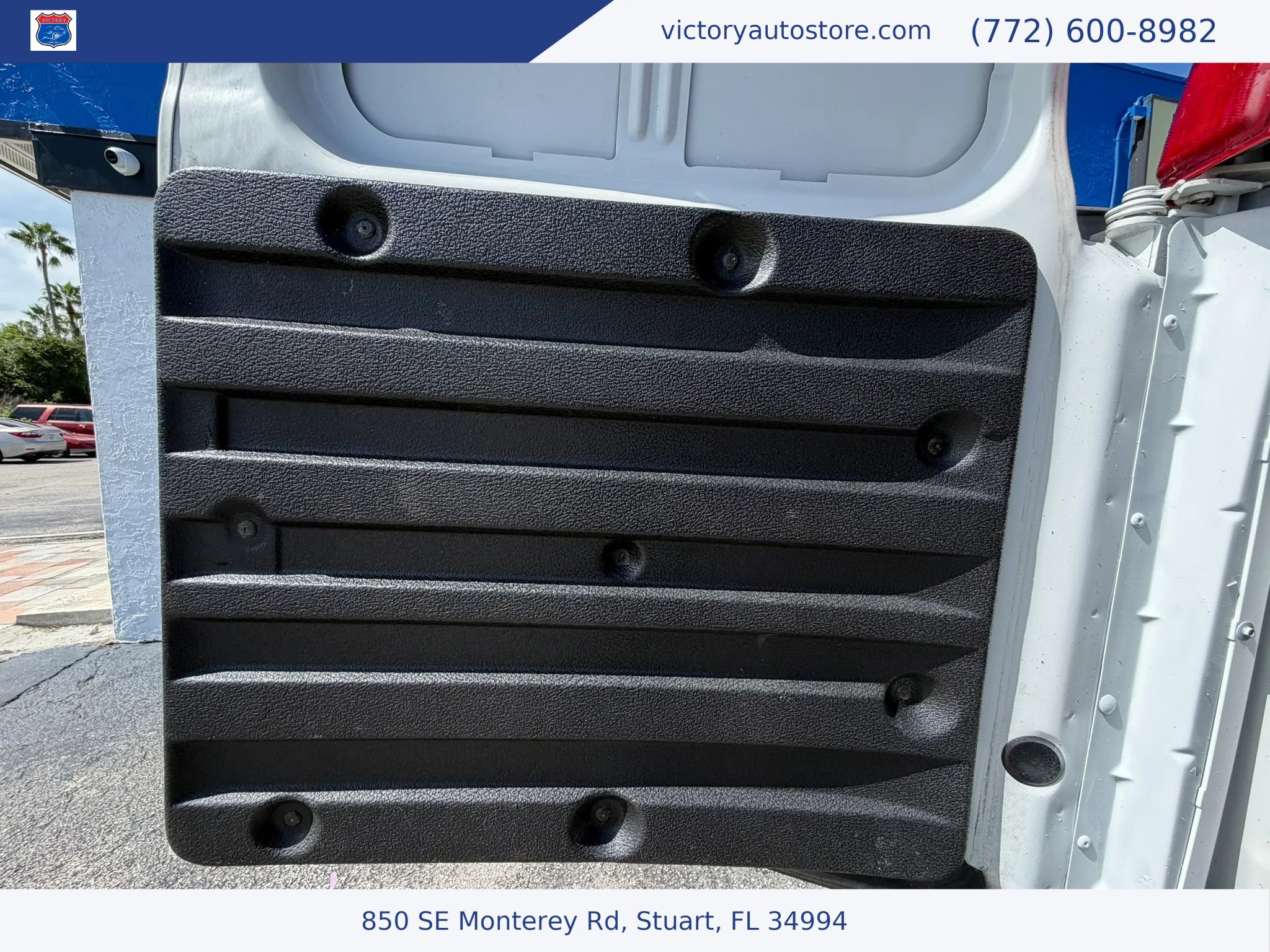 Used 2017 Chevrolet Express 2500 RWD image 12