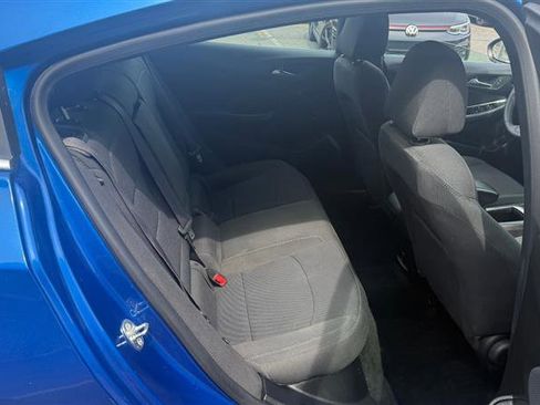 Used 2017 Chevrolet Cruze LT w/ Convenience Package image 12
