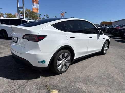 Used 2022 Tesla Model Y Long Range AWD/4WD image 19