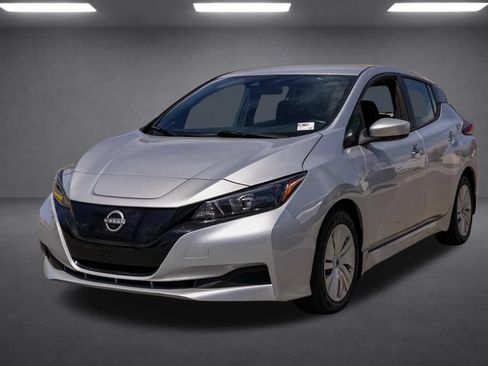 Used 2024 Nissan Leaf S FWD image 8