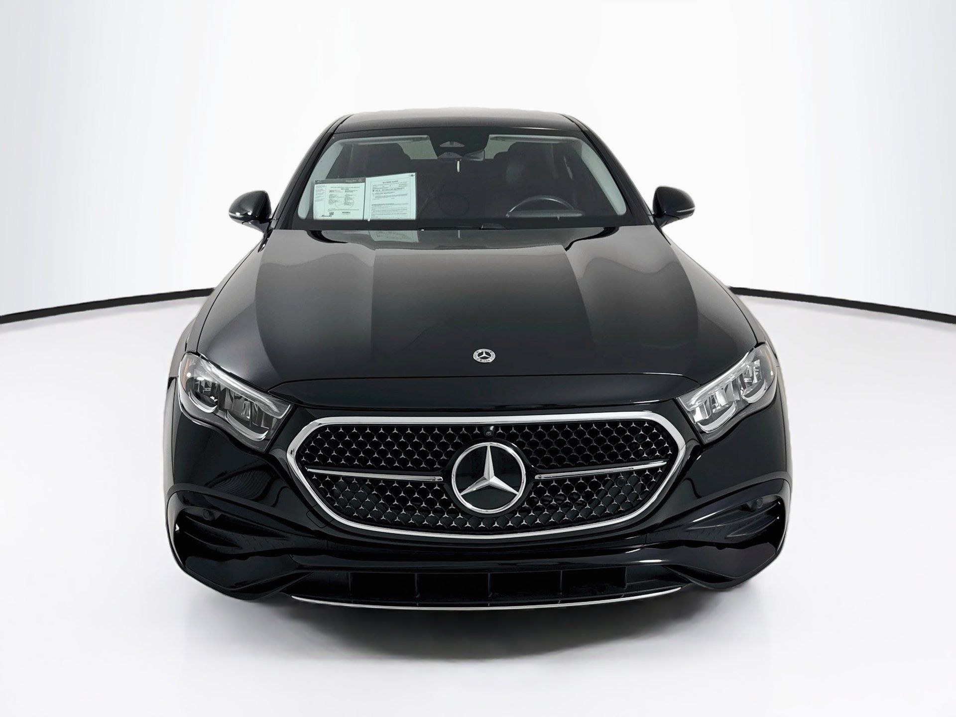 Used 2025 Mercedes-Benz E 350 4MATIC Sedan image 2