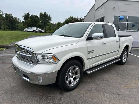 Used 2017 RAM 1500 Laramie w/ Convenience Group AWD/4WD image 9