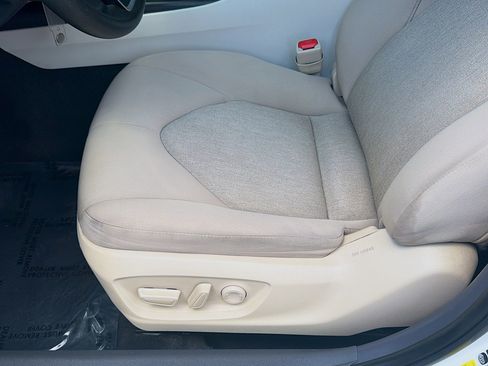 Used 2023 Toyota Camry LE FWD image 18