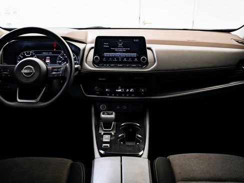 Used 2023 Nissan Rogue SV image 27