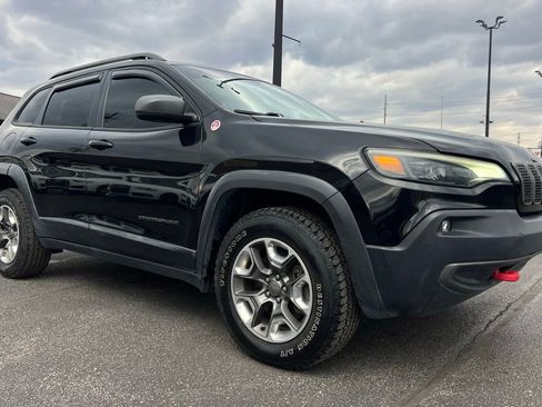 Used 2019 Jeep Cherokee Trailhawk image 10