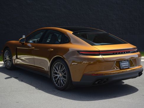 Certified 2025 Porsche Panamera 4 AWD/4WD image 3