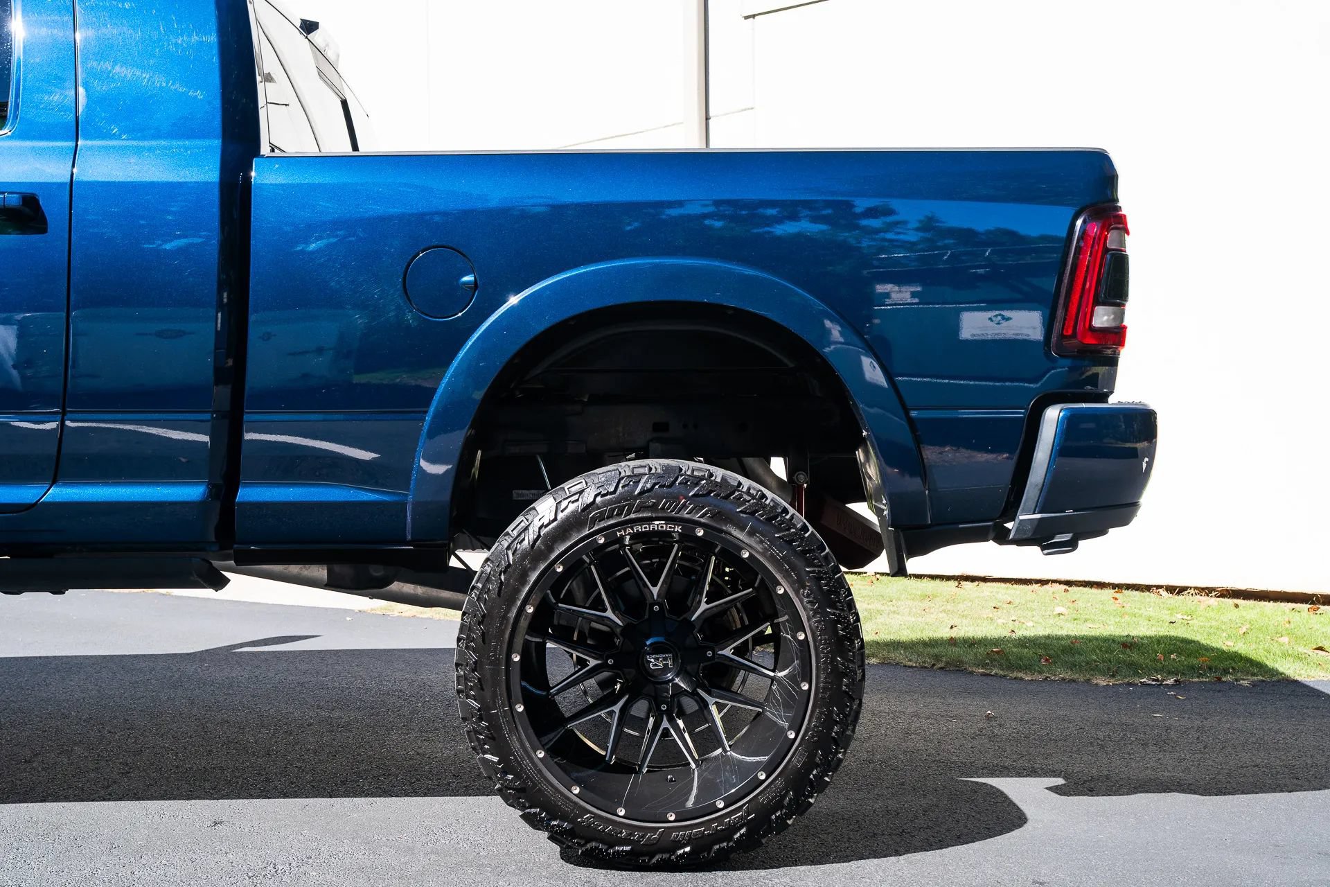Used 2021 RAM 2500 Limited w/ Night Edition AWD/4WD image 5