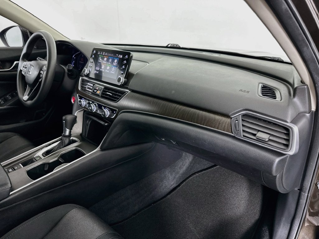 Used 2018 Honda Accord EX image 29