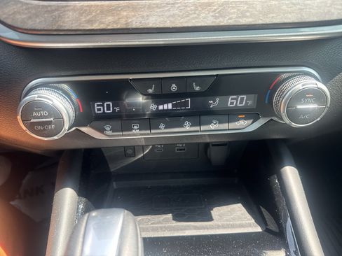 Used 2024 Nissan Altima 2.5 SL FWD image 28