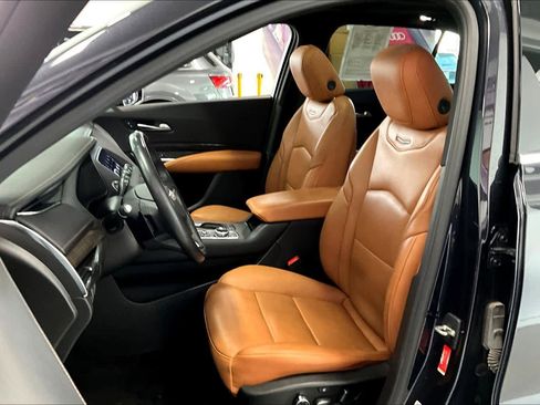 Used 2023 Cadillac XT4 Premium Luxury AWD/4WD image 10