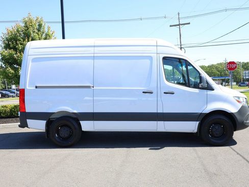 Used 2025 Mercedes-Benz Sprinter 2500 image 6